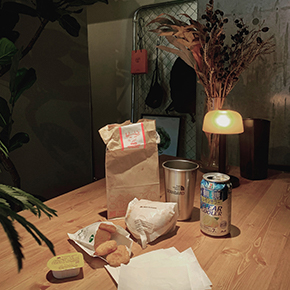 ダイニングテーブル